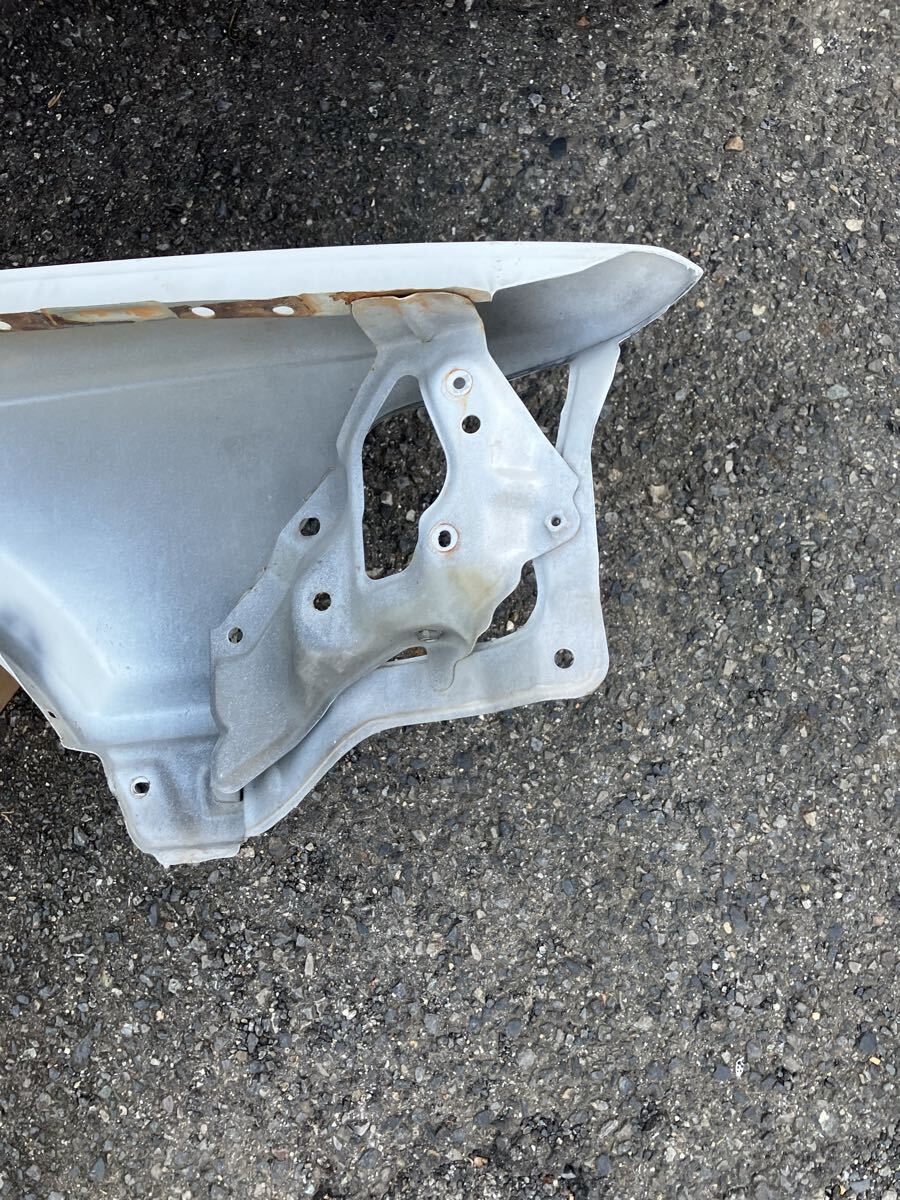 　左フェンダー　トヨタ　ソアラ　リミテッド用中古フロントフェンダー傷汚れあります。再塗装用です。錆は見える所には無いです。_画像8
