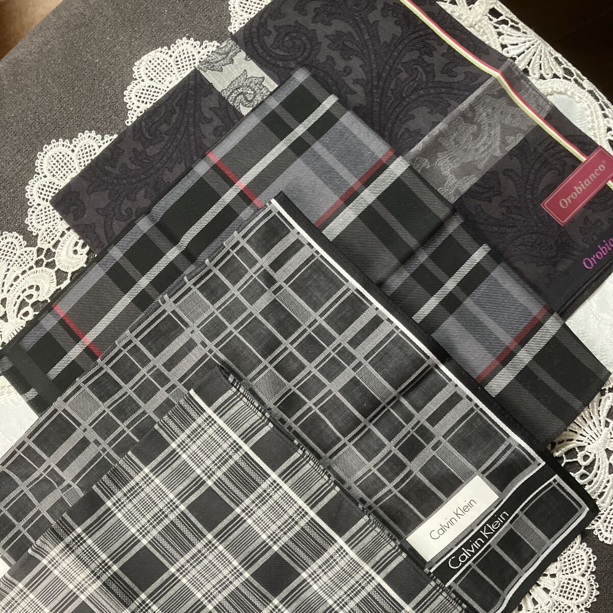 送料無料　カルバンクライン　オロビアンコメンズハンカチ4枚セット♪♪ ブラック系でおまとめ　ブランドハンカチ　素敵なメンズに 紳士用_画像10