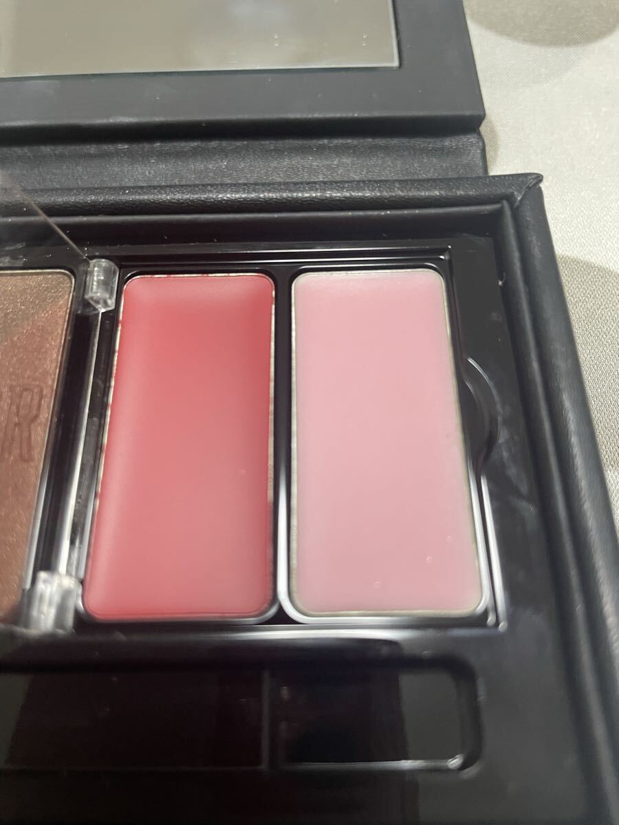 未使用有　Dior シグネチャー　アイ&リップパレット　ホリデー　_画像3