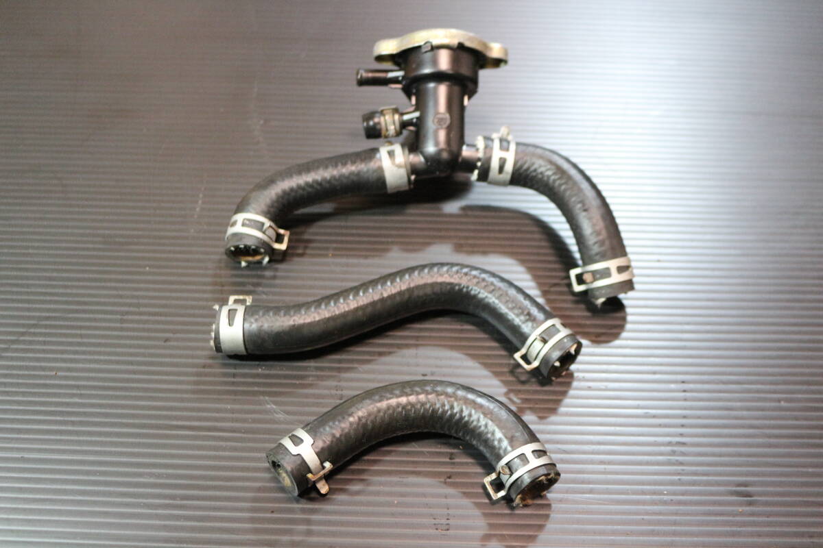 ＮＳＲ５０(レーサー) ラジエターキャップ＆ホース周りセット(純正)《NSR80》_画像1