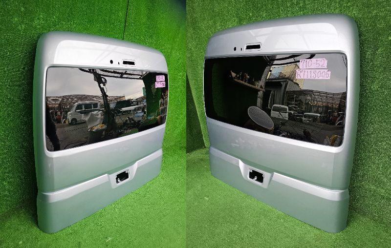 「R711S006」ダイハツ ハイゼット カーゴ 【S700V S710V】★B級再生品★ リア ゲート/バックドア ★S28★個人様宅配送不可★_画像2