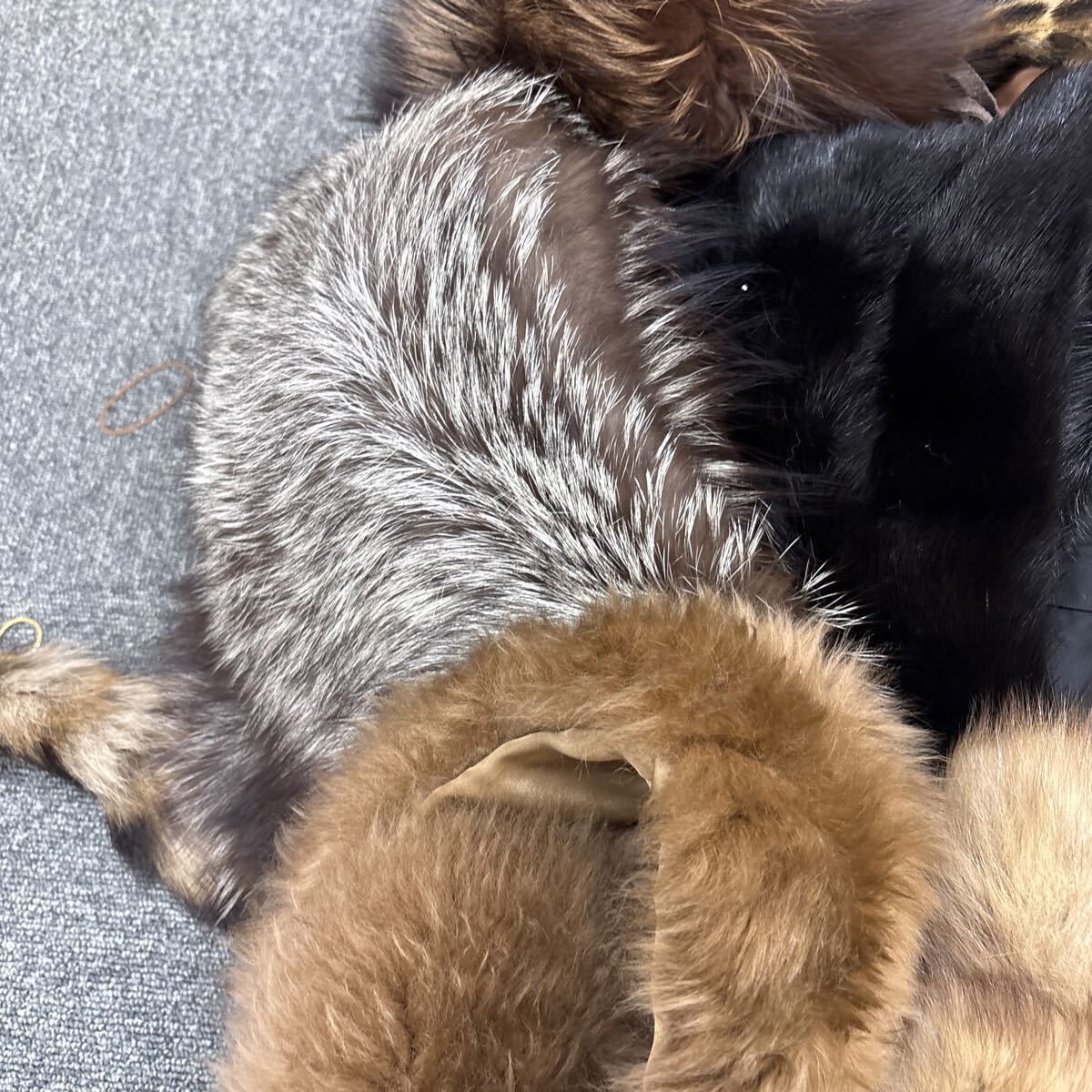 ●1円スタート●ファーショール 大量まとめ売り ② フォックス ミンク 他 リアルファー 毛皮 マフラー ティペット ファー小物 HS7055_画像7