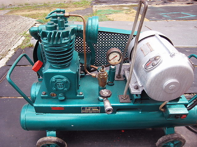 エアーコンプレッサー　単相100～200V　MEIJI　Aircompressor　簡易整備済み 　引き取り限定_画像2