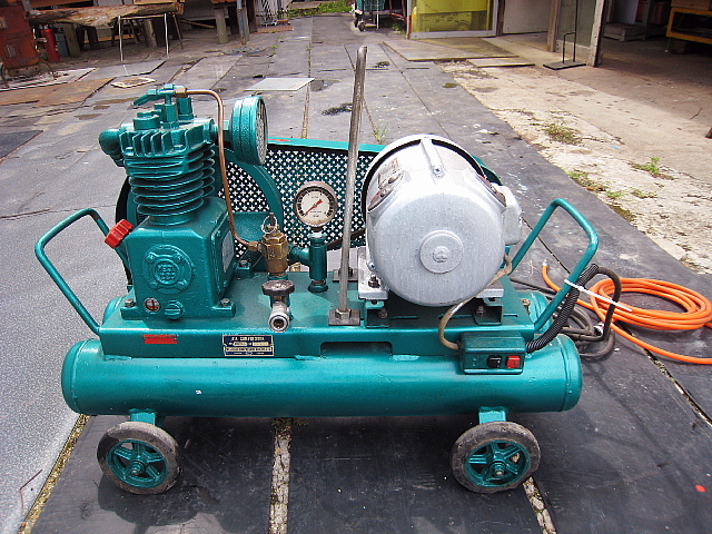 エアーコンプレッサー　単相100～200V　MEIJI　Aircompressor　簡易整備済み 　引き取り限定_画像9