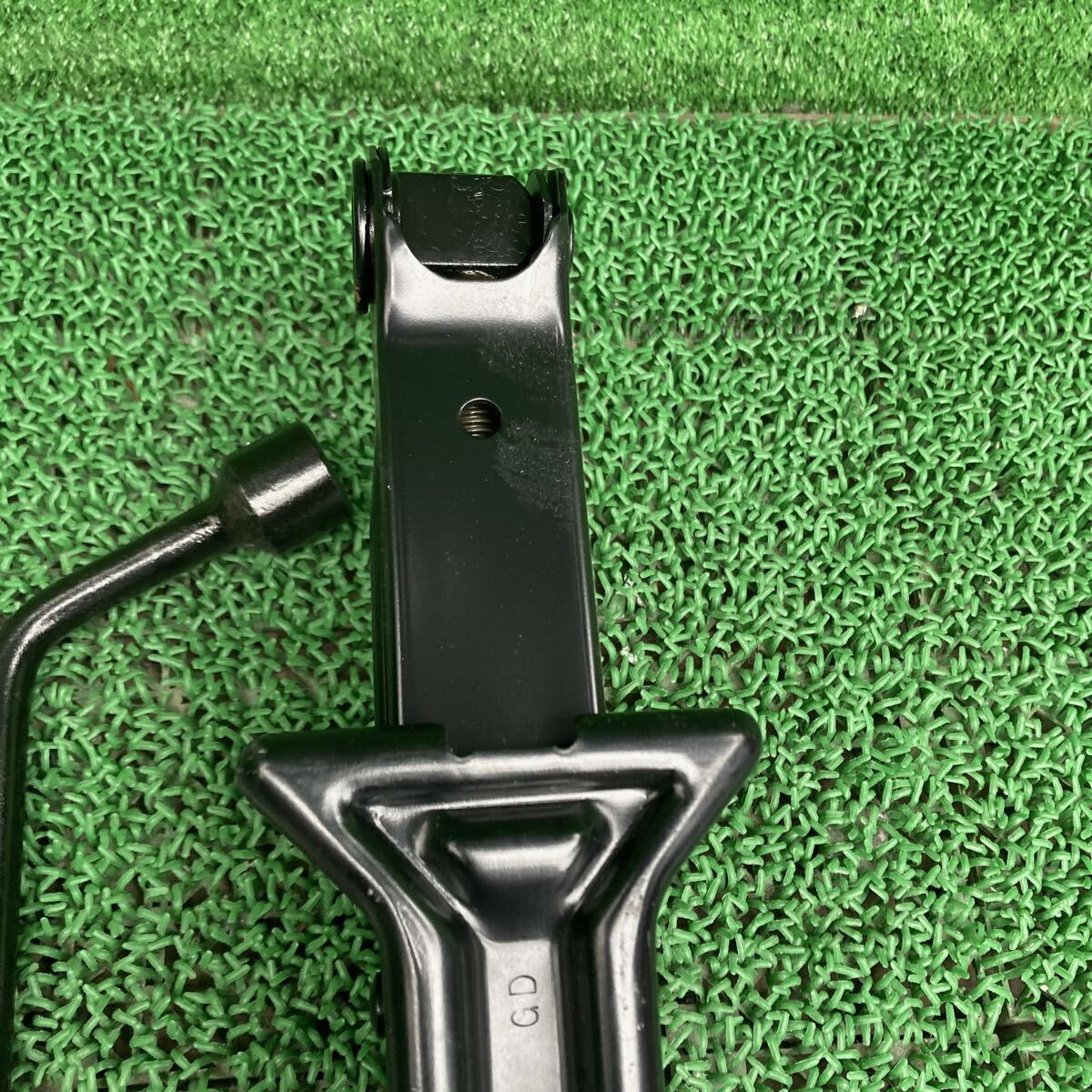 ウィッシュ (Toyota / トヨタ) ZNE10 純正 ジャッキ 車載工具 ZNE10 ZNE11 ZNE14 ANE10 ANE11 ANE15（FZNE10-FR706-209-08)_画像9