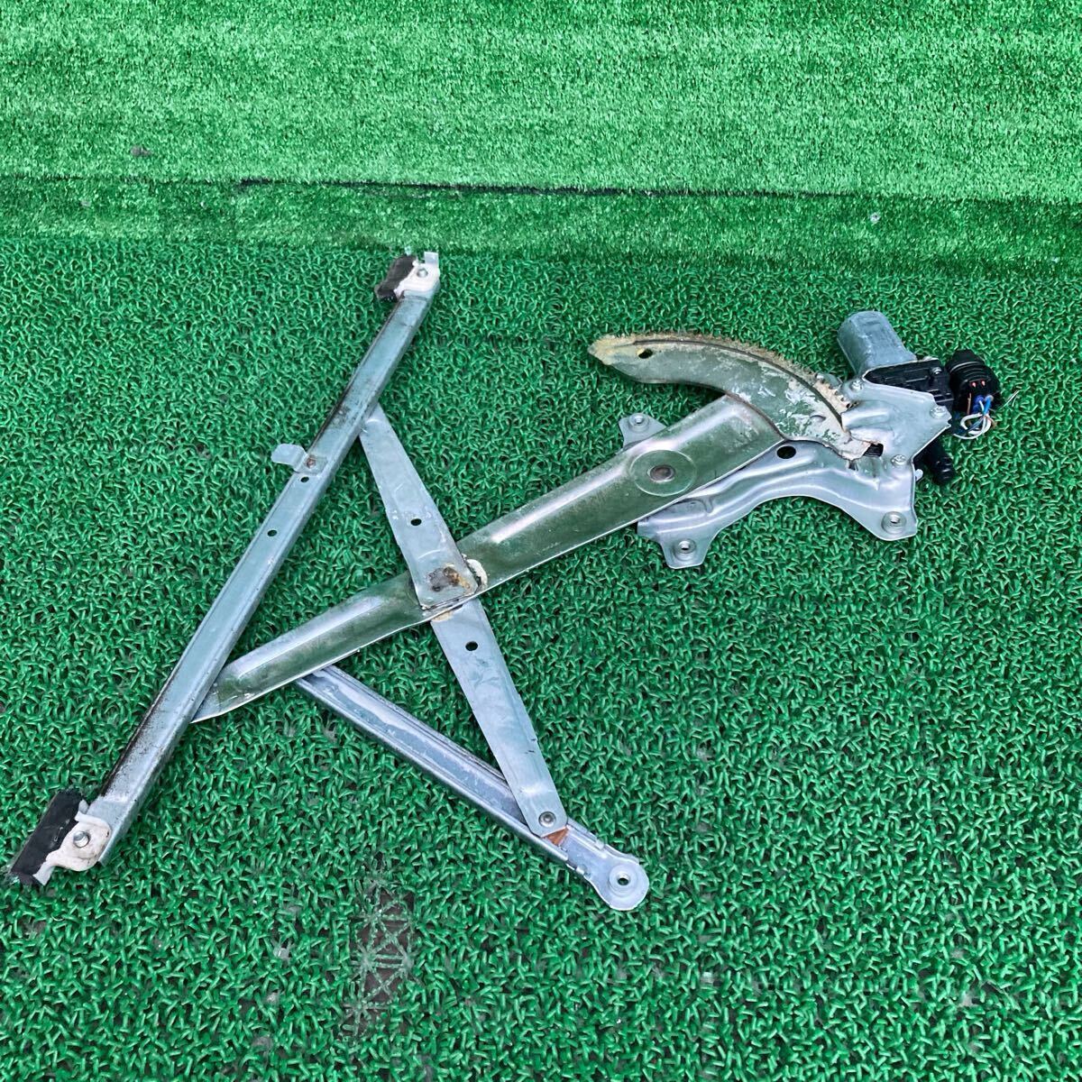 bB (Toyota / トヨタ) QNC21 純正 左側フロントパワーウインドウモータードアレギュレータ QNC20 QNC21 QNC25（FQNC21-FR707-X07-08)_画像5