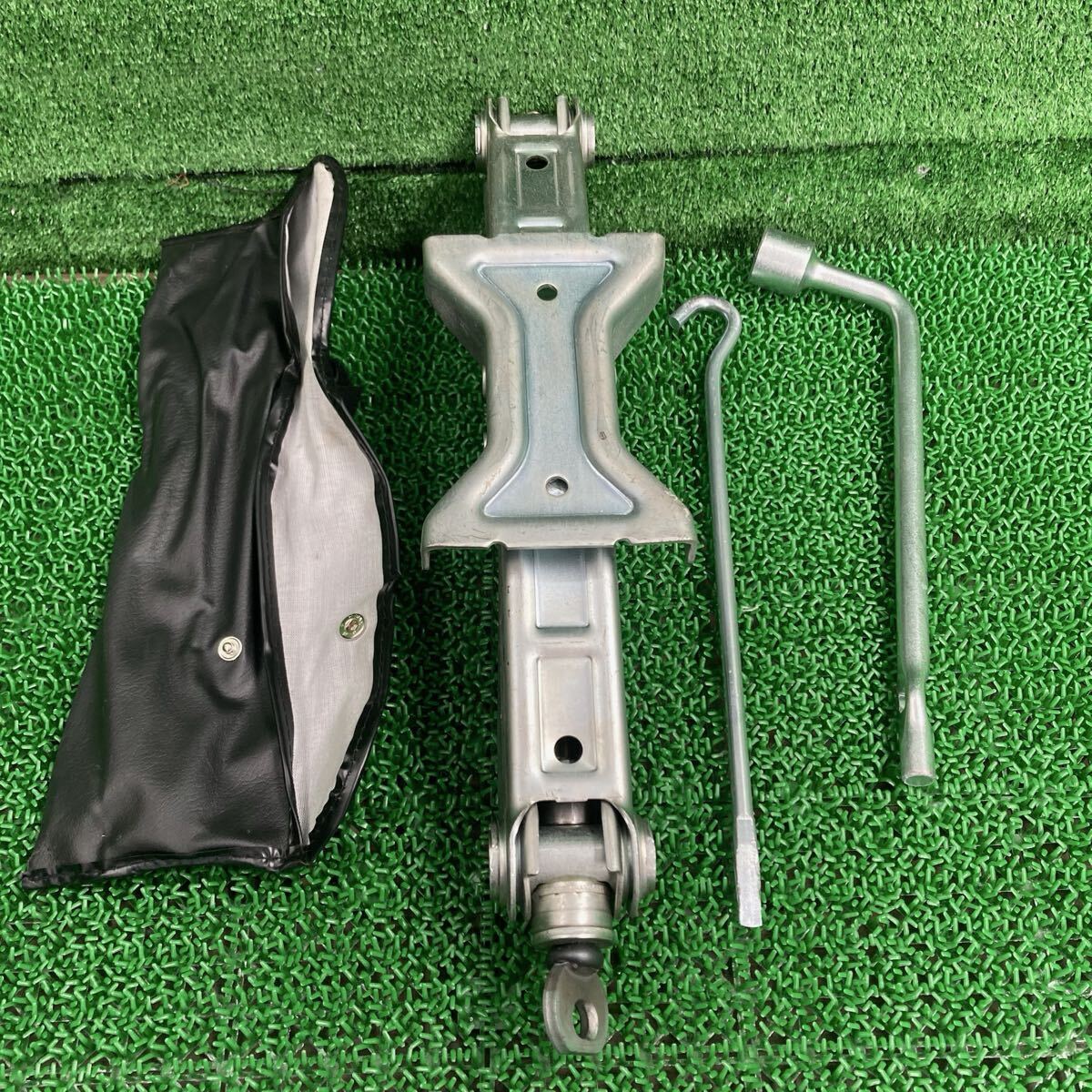 セレナ (Nissan / 日産) C25 純正 ジャッキ 車載工具 CC25 NC25 CNC25（FC25-FR708-KH3-11)_画像5