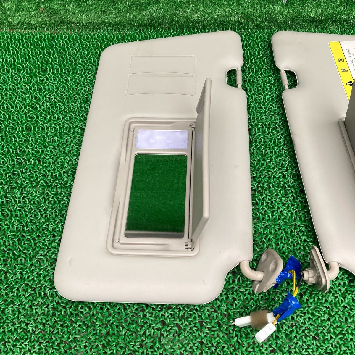 タント (Daihatsu / ダイハツ) L375S 純正 サンバイザー L385S（FL375S-FR709-W24-07)_画像3