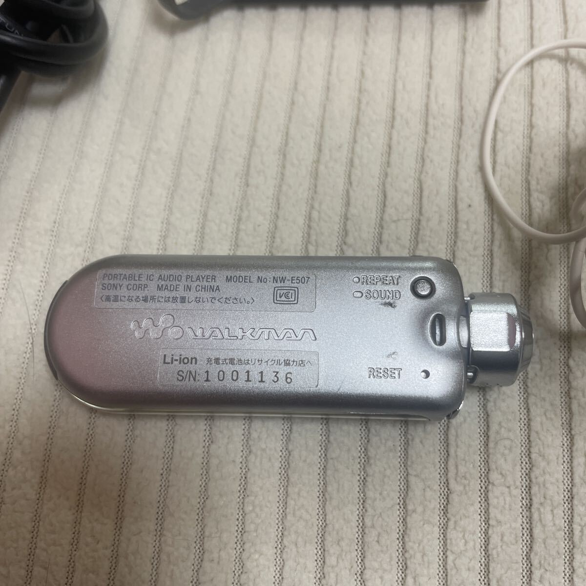 SONY ソニー WALKMAN NW-E507 1G ノイズキャンセリングイヤホン付き_画像3