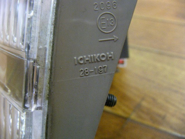 ５０　エスティマ　前期　純正　クリア　テールランプ　右　内側　ＩＣＨＩＫＯＨ ２８－１９７　P4872_画像2