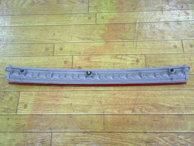 ５０　エスティマ　前期　純正　テール　センターガーニッシュ　リアガーニッシュ　P4725_画像6