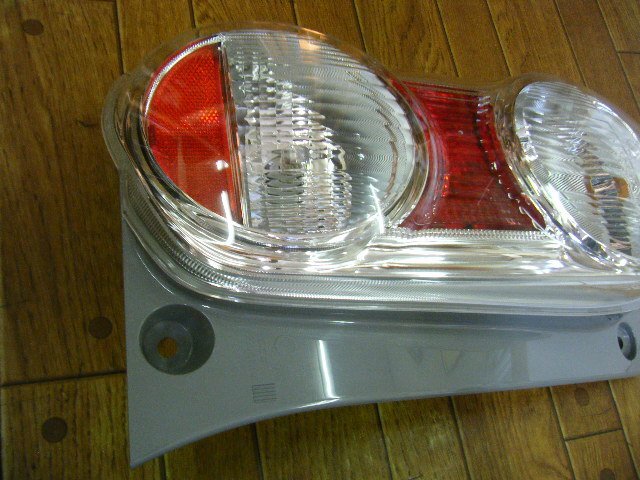 30 パッソ 前期 +Hana ハナ 純正 テール 左 LH　KOITO 220‐51004　P4866_画像7