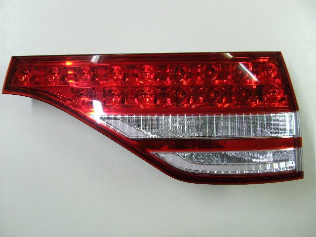 50 エスティマ 純正 リアゲートテール RH 4灯化 加工品　P4704_画像1