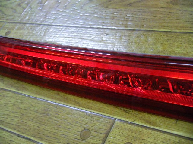 ５０　エスティマ　前期　純正　テール　センターガーニッシュ　リアガーニッシュ　P4725_画像4