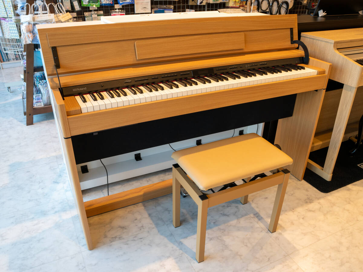 【岡山発】ローランド　中古電子ピアノ　DP603-NB　椅子付属　ナチュラルビーチ_画像1