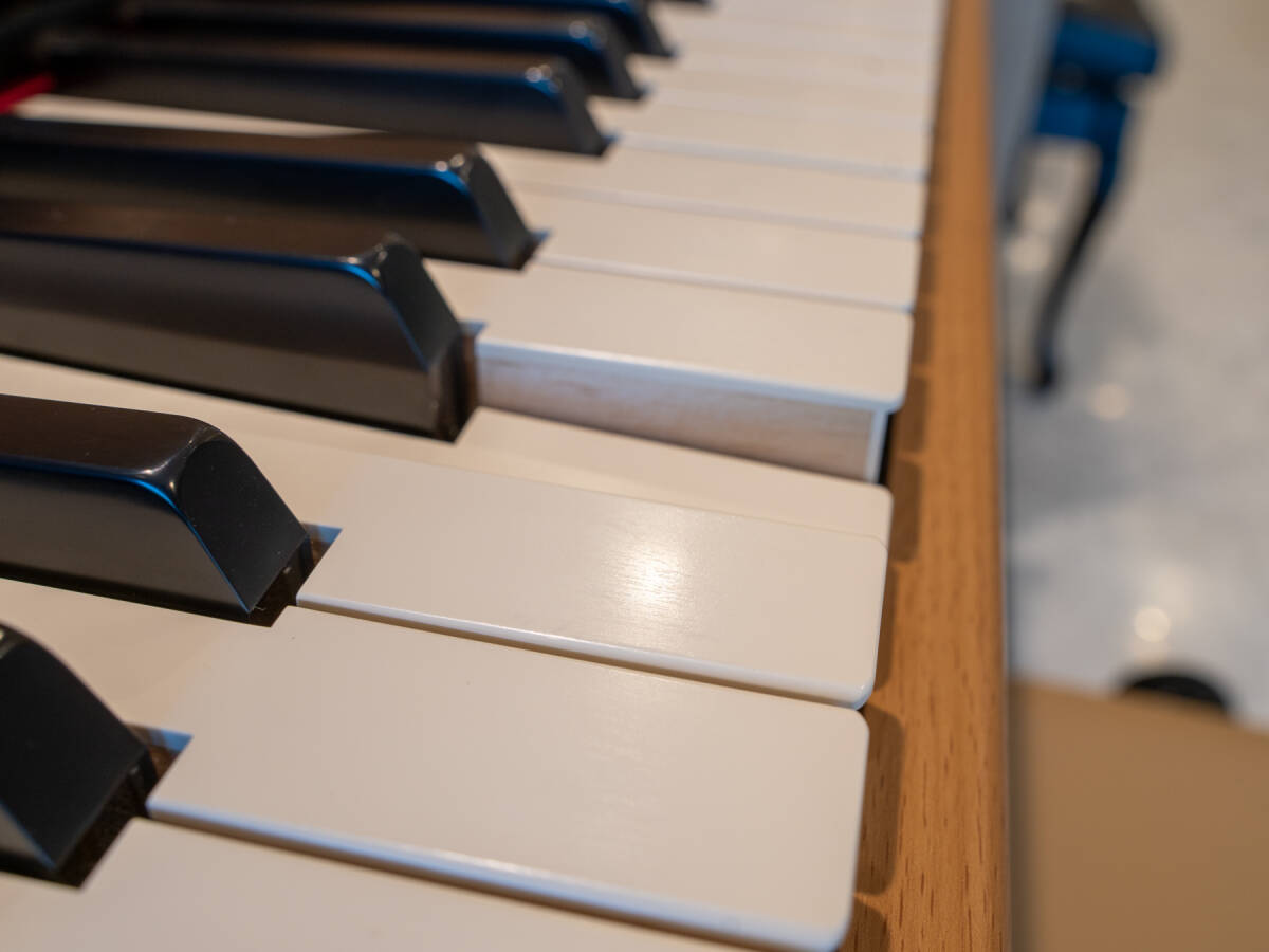 【岡山発】ローランド　中古電子ピアノ　DP603-NB　椅子付属　ナチュラルビーチ_画像4