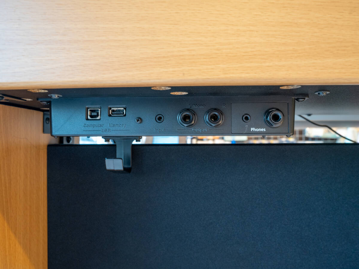 【岡山発】ローランド　中古電子ピアノ　DP603-NB　椅子付属　ナチュラルビーチ_画像7