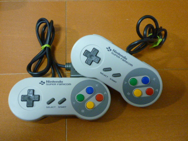 〔レストア244〕スーパーファミコン(後期型) SFC フルセット 美品 分解清掃 コンデンサ交換 漂白 除菌 動作確認済み 取説コピー付き_画像5