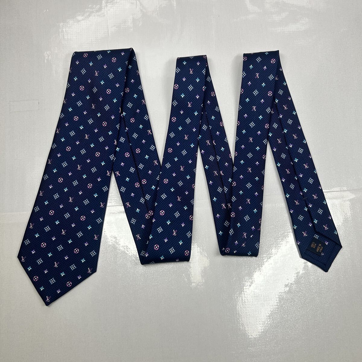 LOUIS VUITTON ルイヴィトン 極美品 現行 ネクタイ モノグラム シルク100 ネイビー_画像4