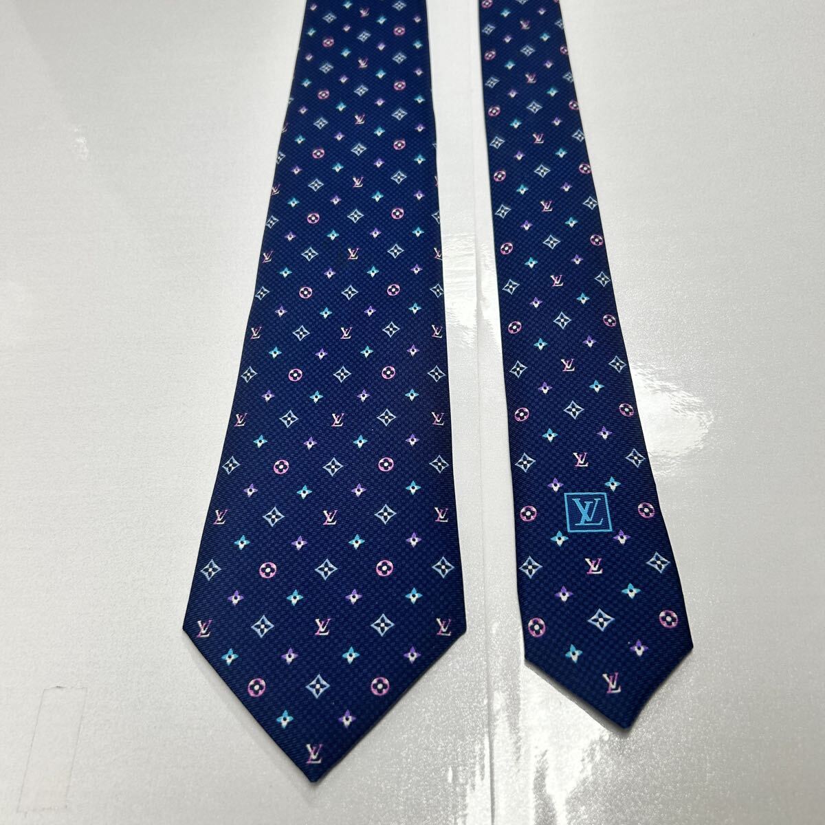 LOUIS VUITTON ルイヴィトン 極美品 現行 ネクタイ モノグラム シルク100 ネイビー_画像7