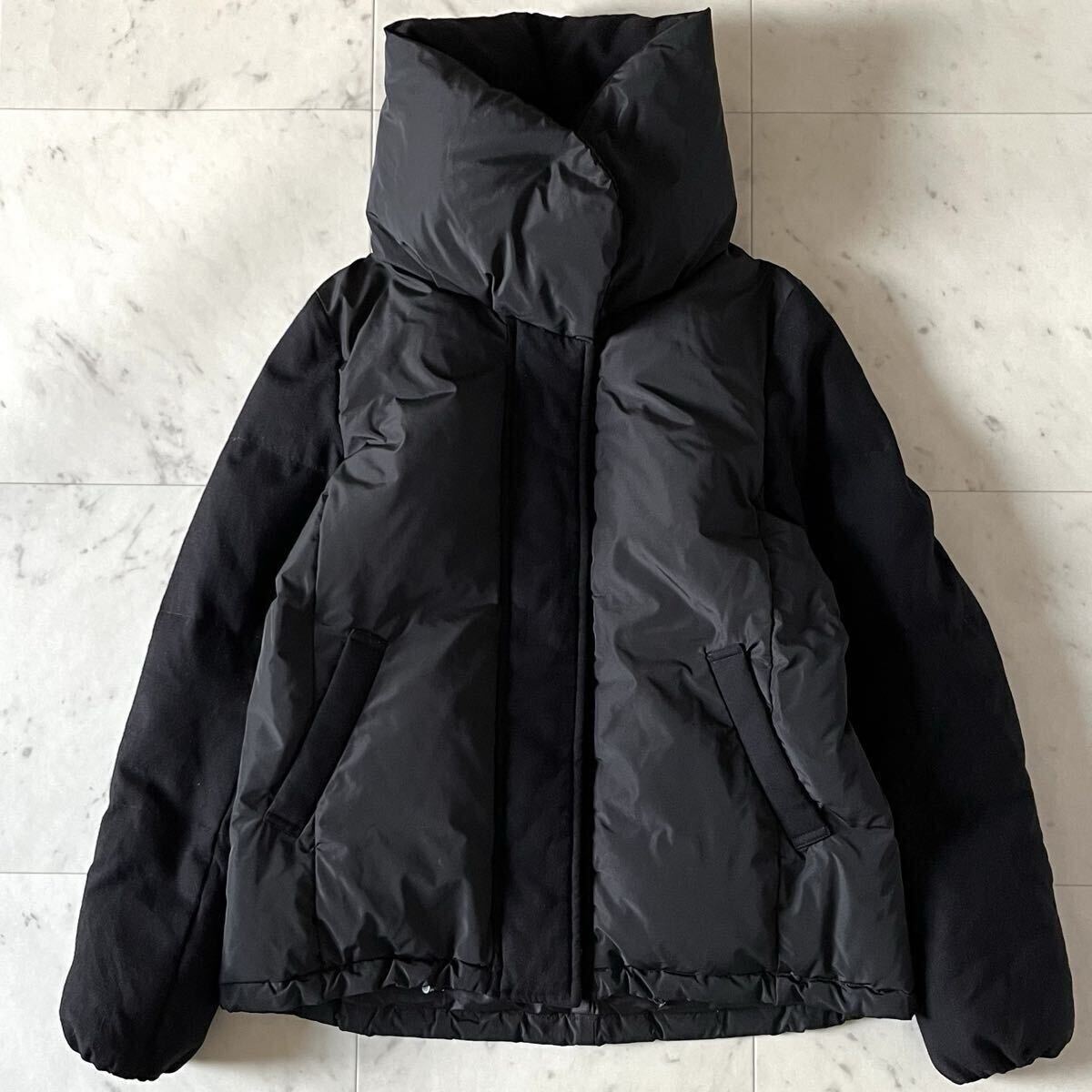 人気♪23区 スタンドカラーダウンジャケット 40 L相当 ブラック黒 ショート丈 異素材切替 アウター レディース_画像2