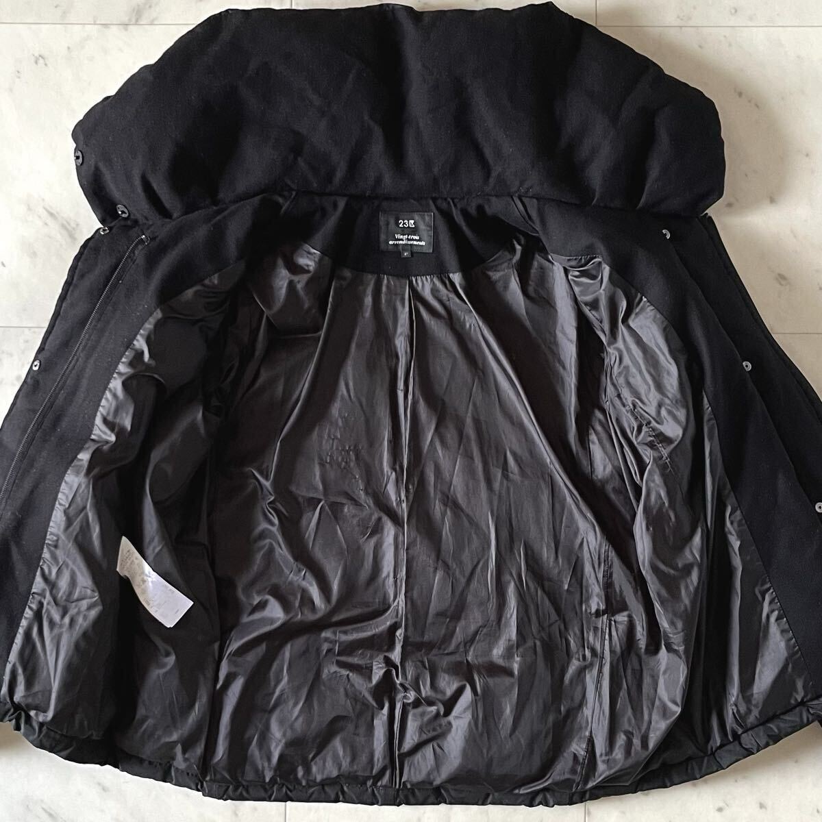 人気♪23区 スタンドカラーダウンジャケット 40 L相当 ブラック黒 ショート丈 異素材切替 アウター レディース_画像4