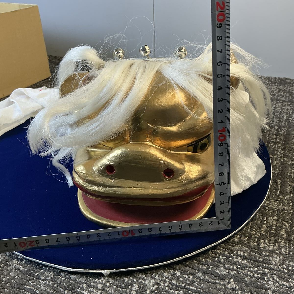 tn348 手獅子 白手獅子 獅子舞 伝統 小道具 縁起物 金色 箱付き 中古_画像7