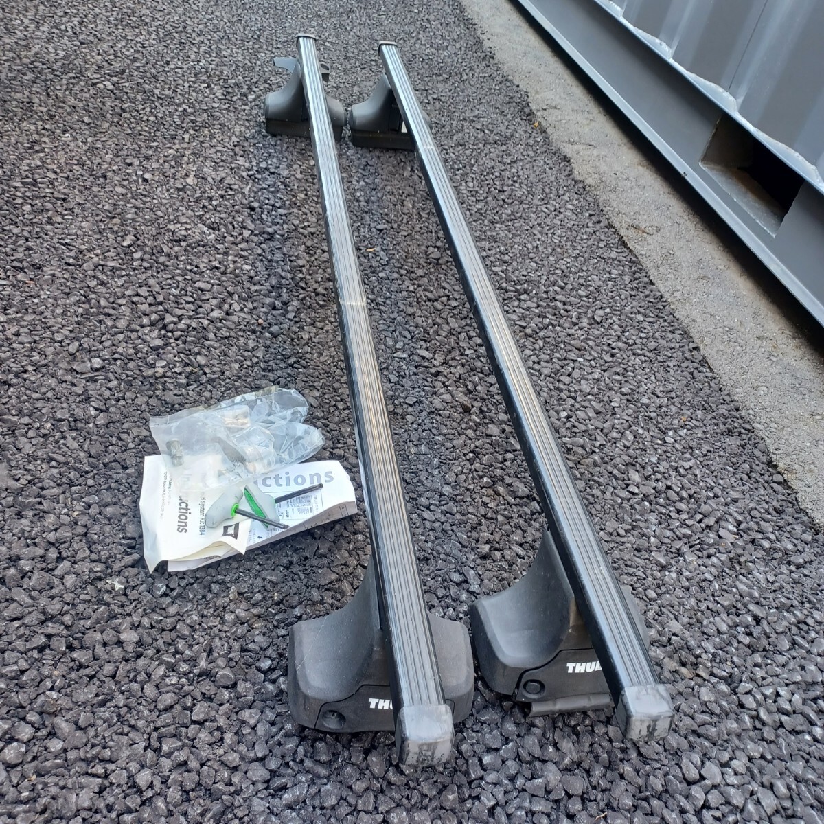 エスティマ50系 THULE バー　 ベースキャリア　引き取り歓迎_画像1