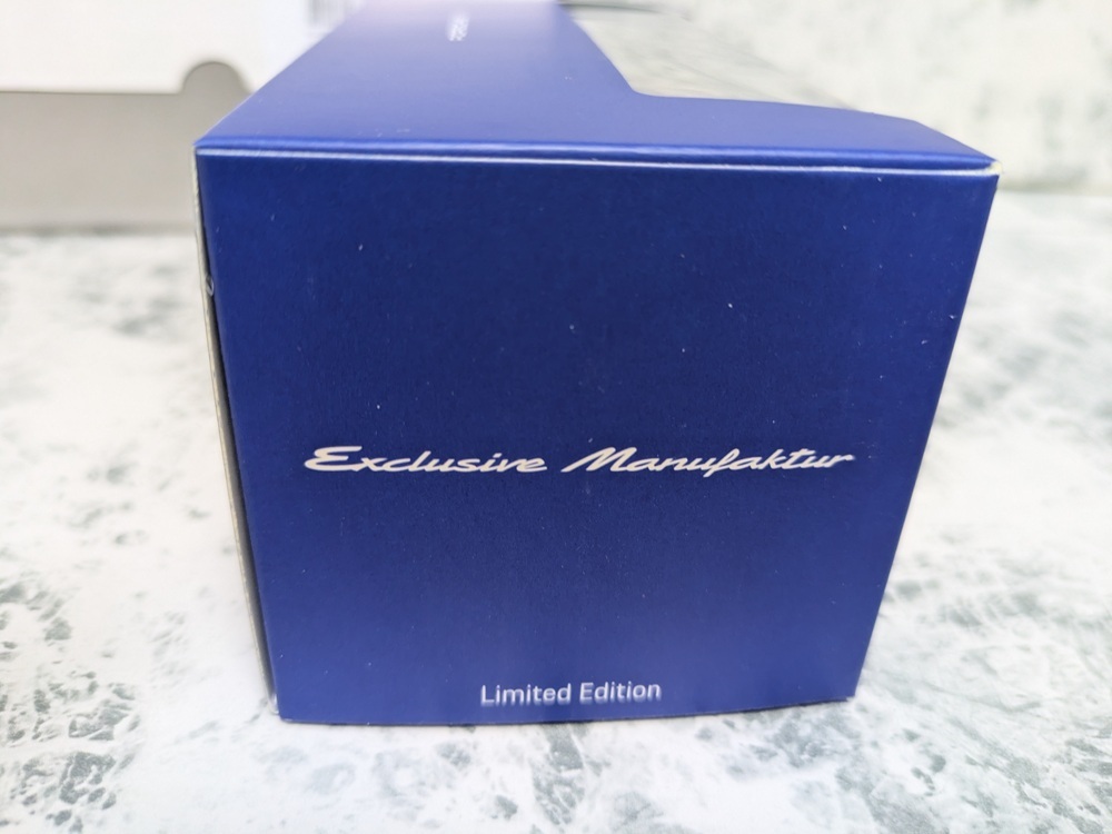 スパーク Spark 1/43 ポルシェ 911 (992.2) Carrera T Club Coupe club ブルー Porsche works 特注品_画像5