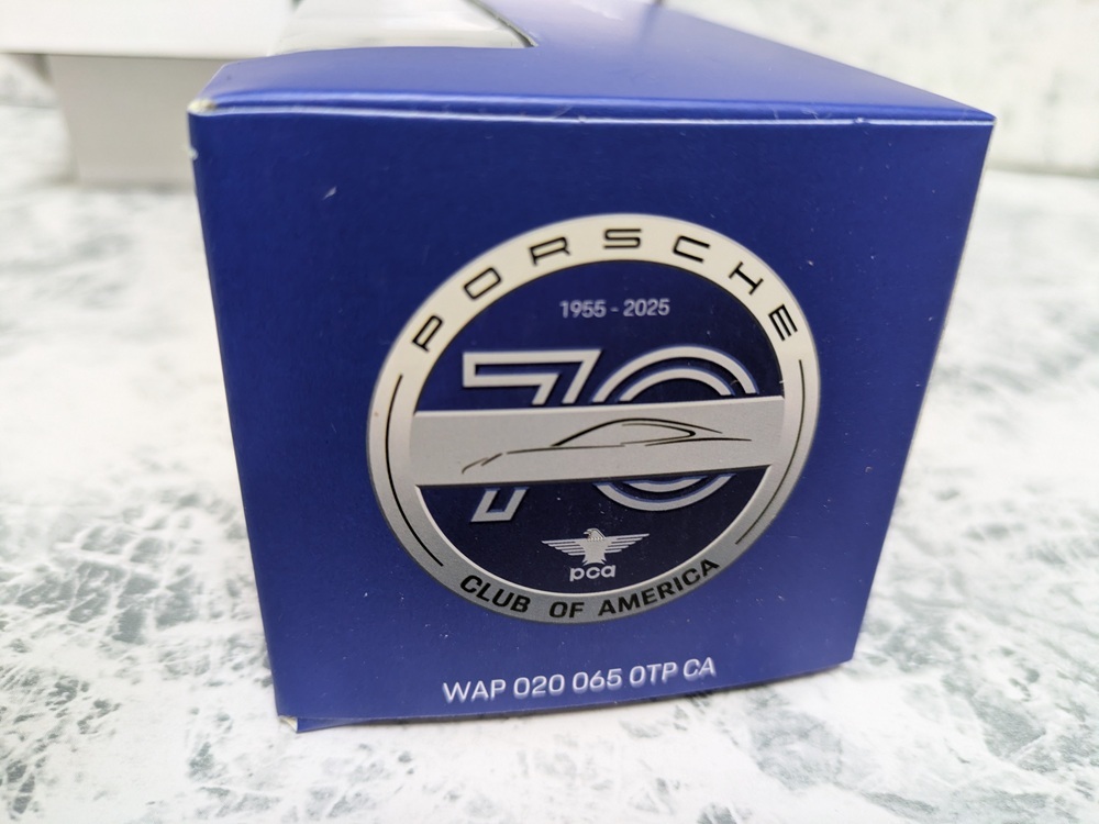 スパーク Spark 1/43 ポルシェ 911 (992.2) Carrera T Club Coupe club ブルー Porsche works 特注品_画像7