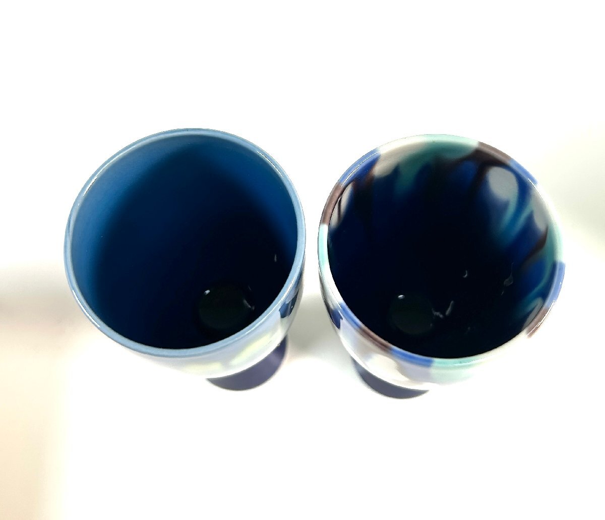 【和の美】 ★1円スタート★ 人間国宝　栁雨軒三代　徳田八十吉（正彦）　燿彩　ペアカップ　共箱あり　青　磁器　陶磁器　冷酒　九谷焼_画像4