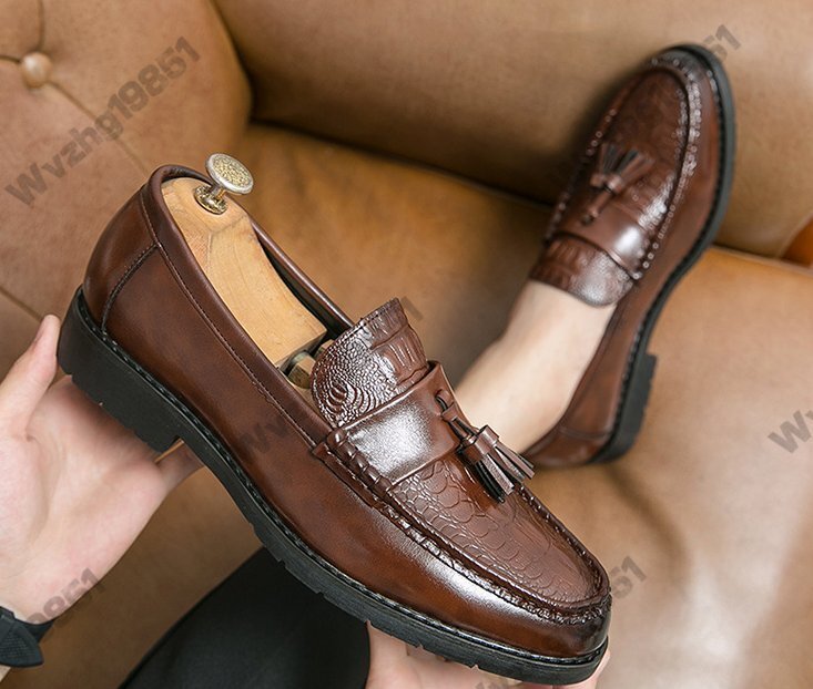  новый мода крокодил кожа. повседневная обувь весна . осенний уникальный бахрома. ... кожа обувь Британия .. .. цвет .. рукав. мужчина обувь 