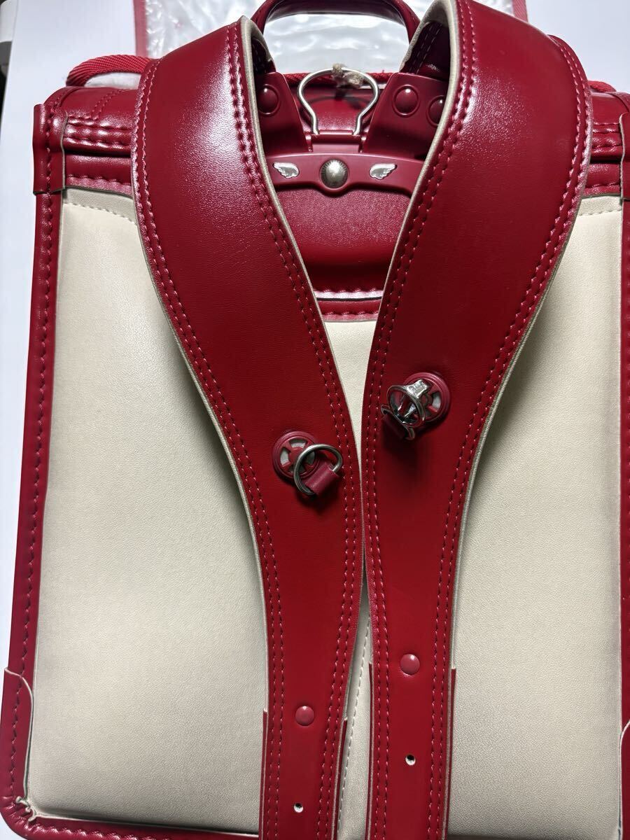 送料無料中古品ランドセル 赤 女の子 天使の羽 モデルロイヤルリコーダー入 セイバン_画像9