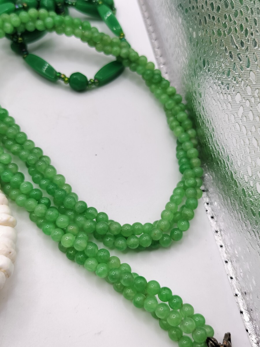 【1000円スタート】アクセサリー まとめ 大量 ネックレス ブレスレット ビーズ細工 パール調 ウッド 貝殻 イミテーション色々セット_画像3