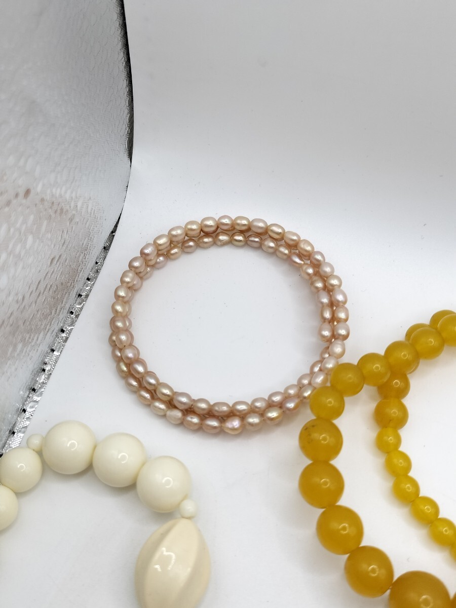 【1000円スタート】アクセサリー まとめ 大量 ネックレス ブレスレット ビーズ細工 パール調 ウッド 貝殻 イミテーション色々セット_画像8