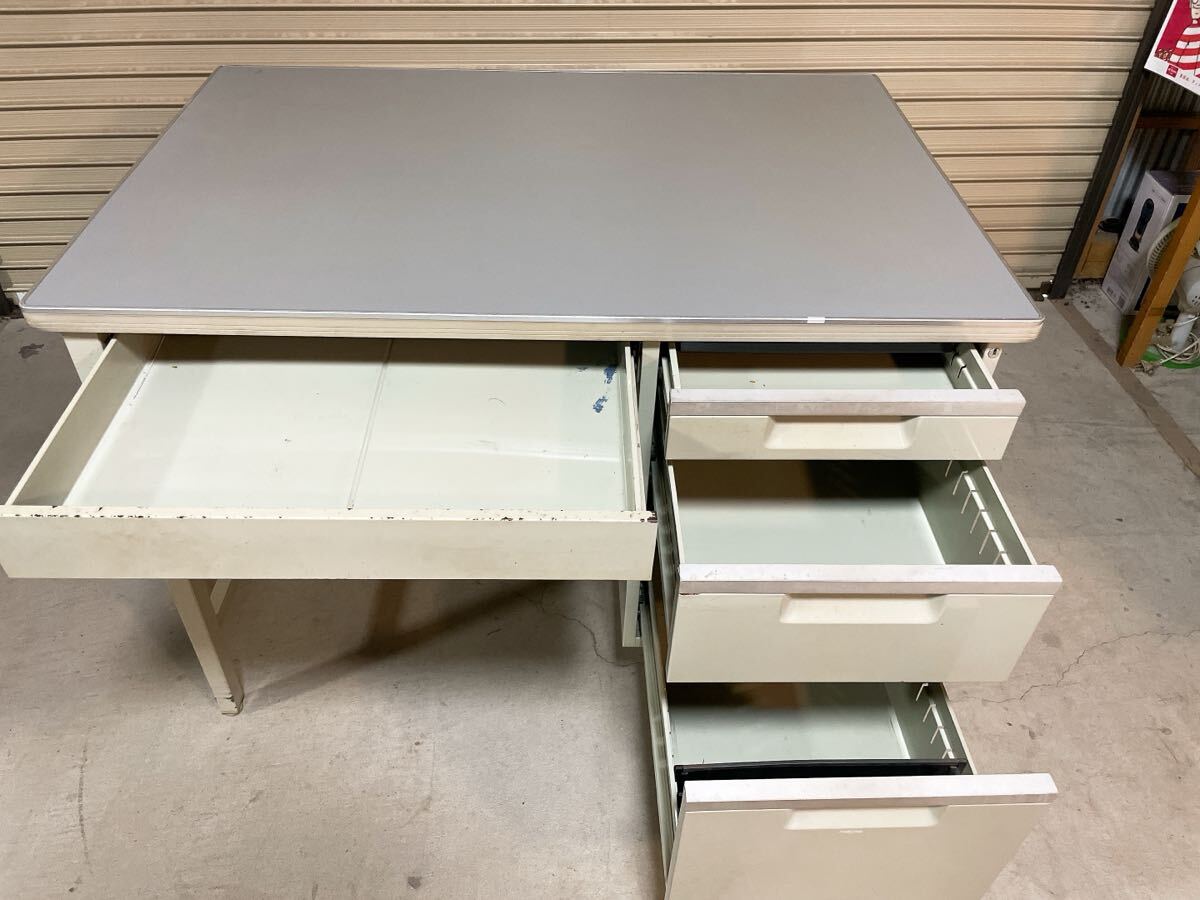 中古 片袖机 事務椅子 セット ※鍵欠品 片袖デスク テーブル パソコンデスク 作業台 チェア イス いす 事務所 店舗 茨城県 1111え8 M 家DC_画像4