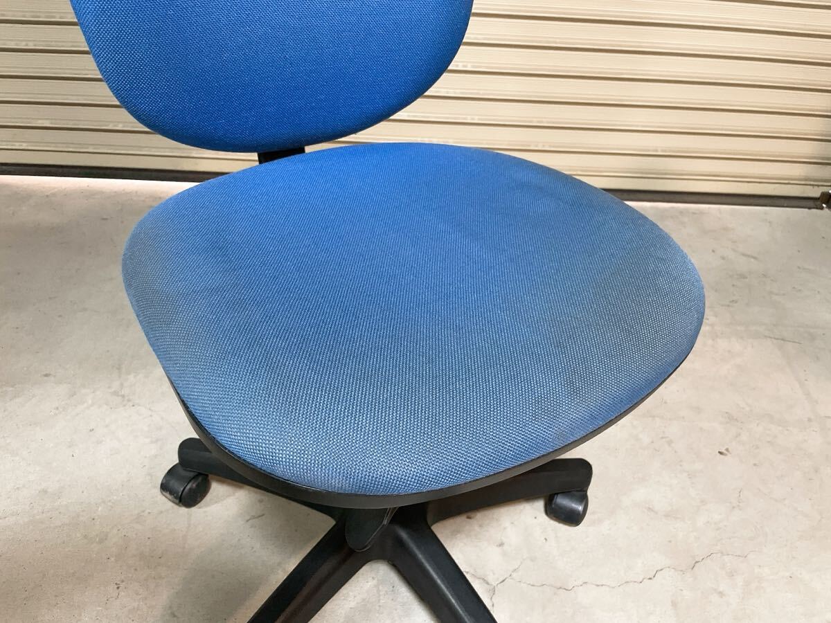 中古 片袖机 事務椅子 セット ※鍵欠品 片袖デスク テーブル パソコンデスク 作業台 チェア イス いす 事務所 店舗 茨城県 1111え8 M 家DC_画像9