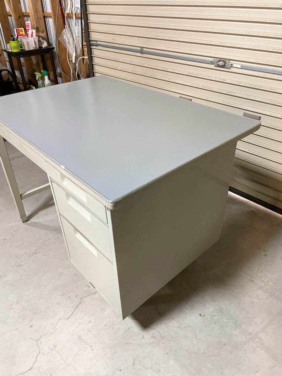 中古 片袖机 事務椅子 セット ※鍵欠品 片袖デスク テーブル パソコンデスク 作業台 チェア イス いす 事務所 店舗 茨城県 1111え8 M 家DC_画像5