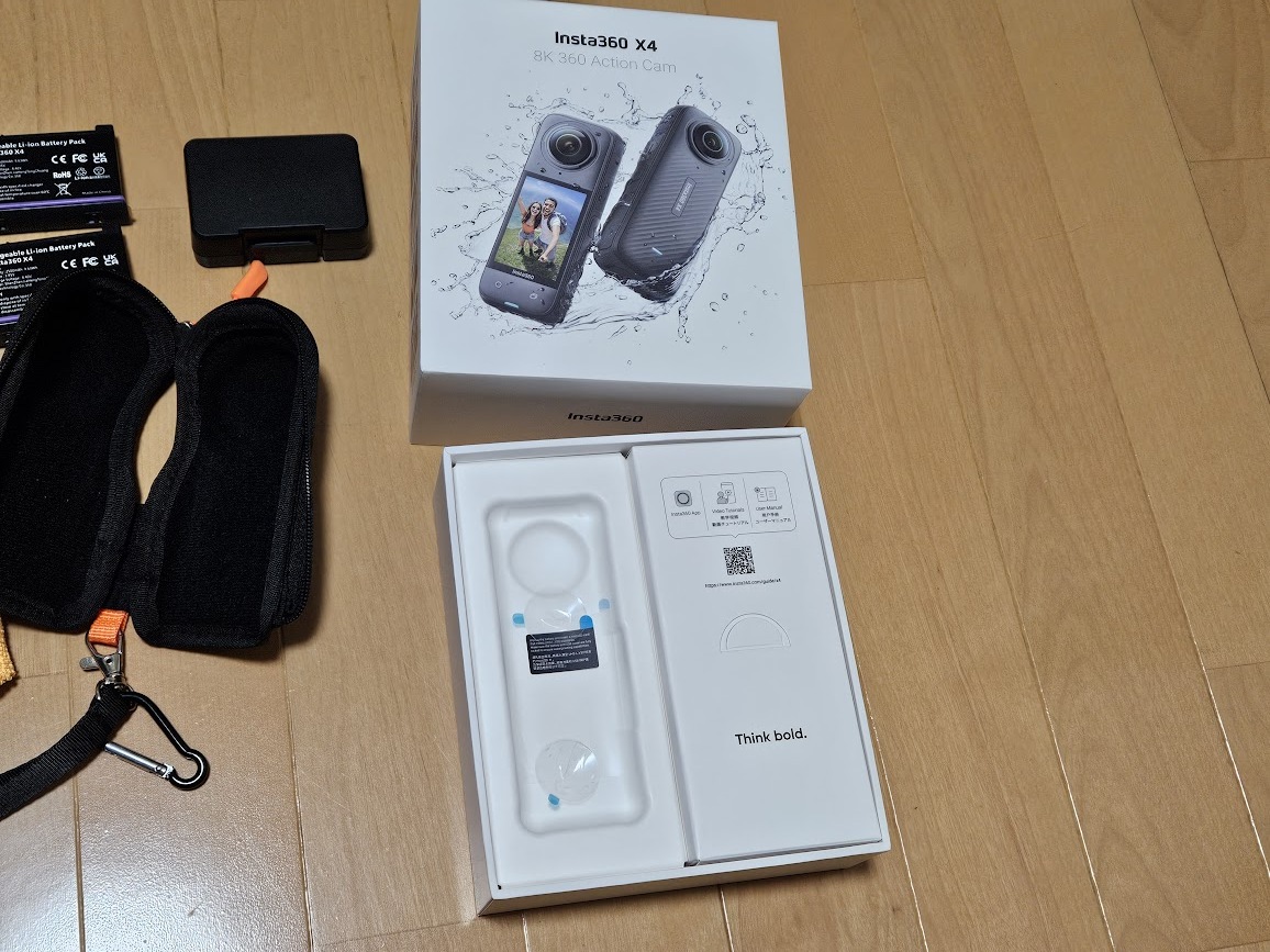 Insta360 X4　プラス　社外バッテリ２個　プラス　社外充電器　プラス　社外本体カバー　プラス　社外ケース　中古_画像4