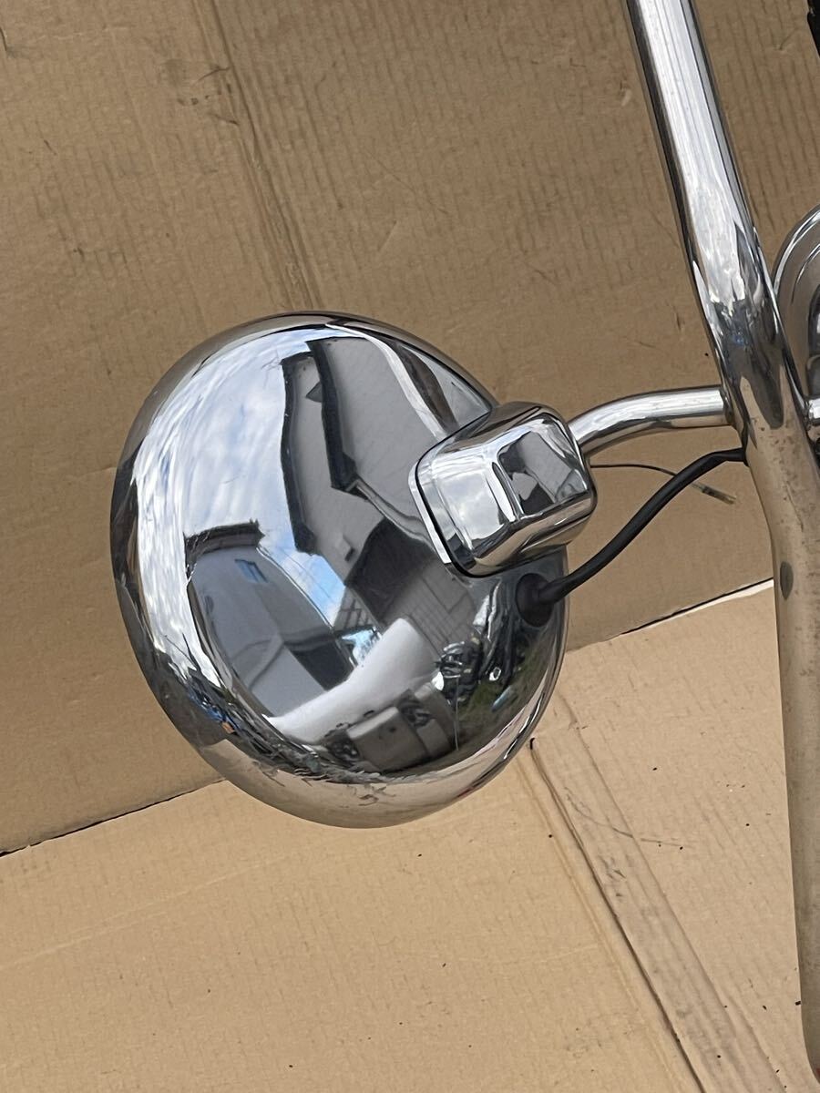 239 純正日産UD クオン/トラックス クロームサイドミラーステー（助手席側左側）1個ガラスなし_画像3