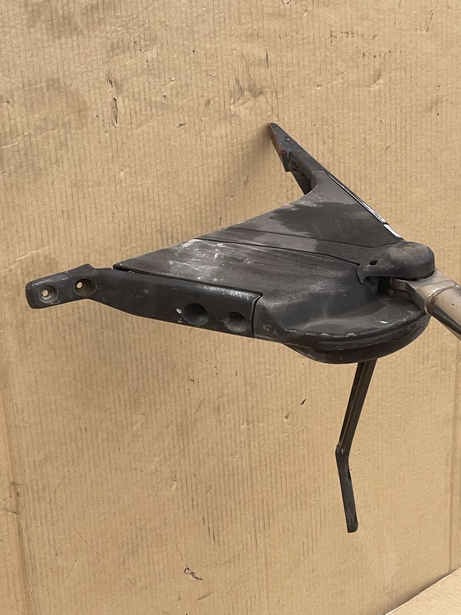 239 純正日産UD クオン/トラックス クロームサイドミラーステー（助手席側左側）1個ガラスなし_画像4