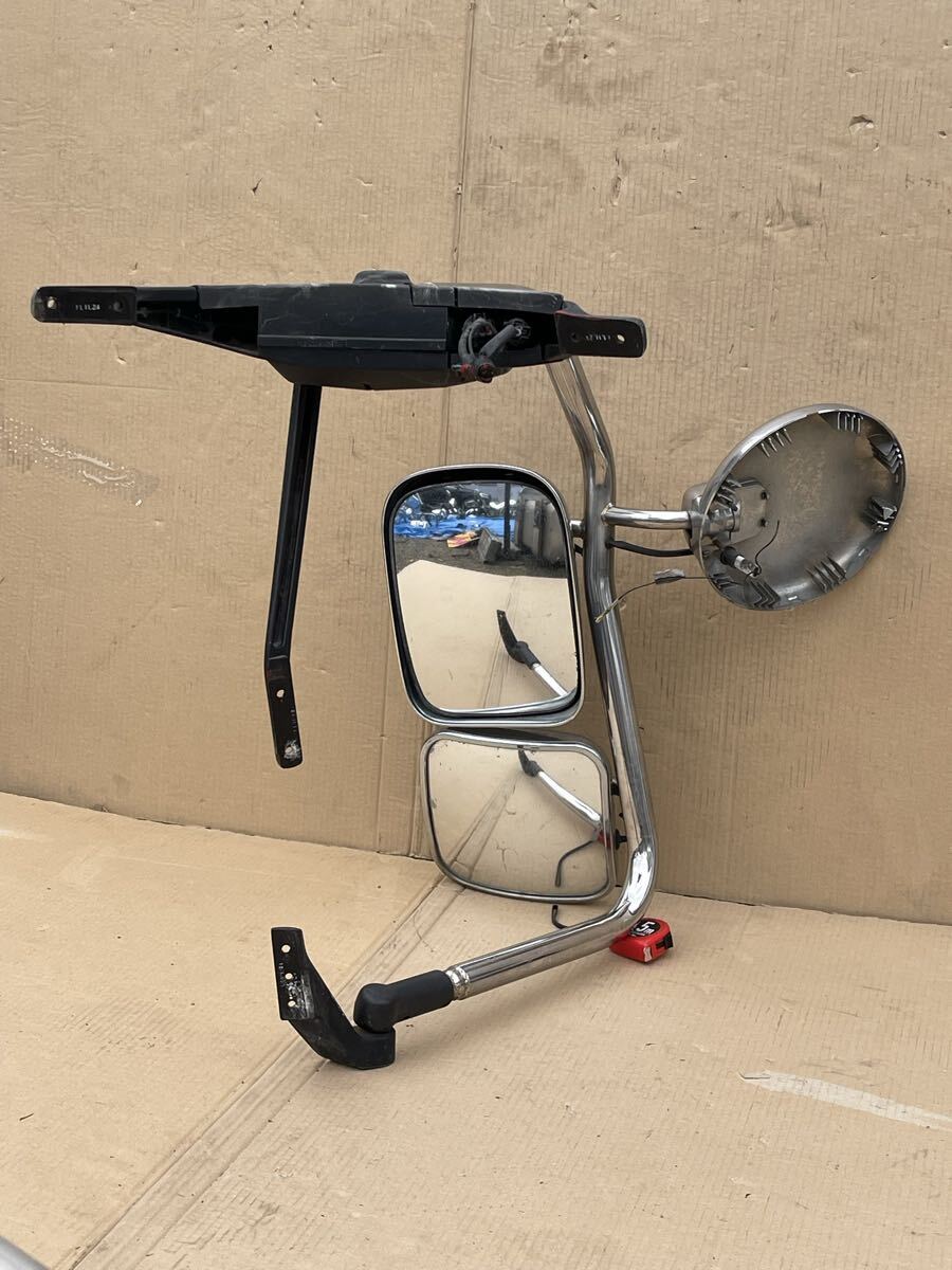 239 純正日産UD クオン/トラックス クロームサイドミラーステー（助手席側左側）1個ガラスなし_画像5