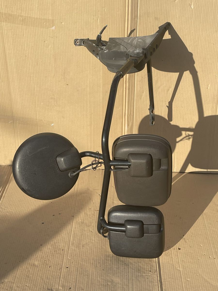 249 日産UD純正 クオントラックス ミラーステー ミラー(左側)助手席側_画像1