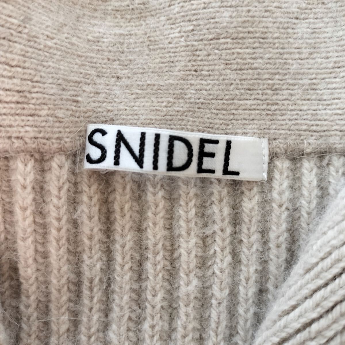 スナイデル　セーター　F　ライトグレージュ　長袖　羊毛混 SNIDEL ニット フリーサイズ_画像8