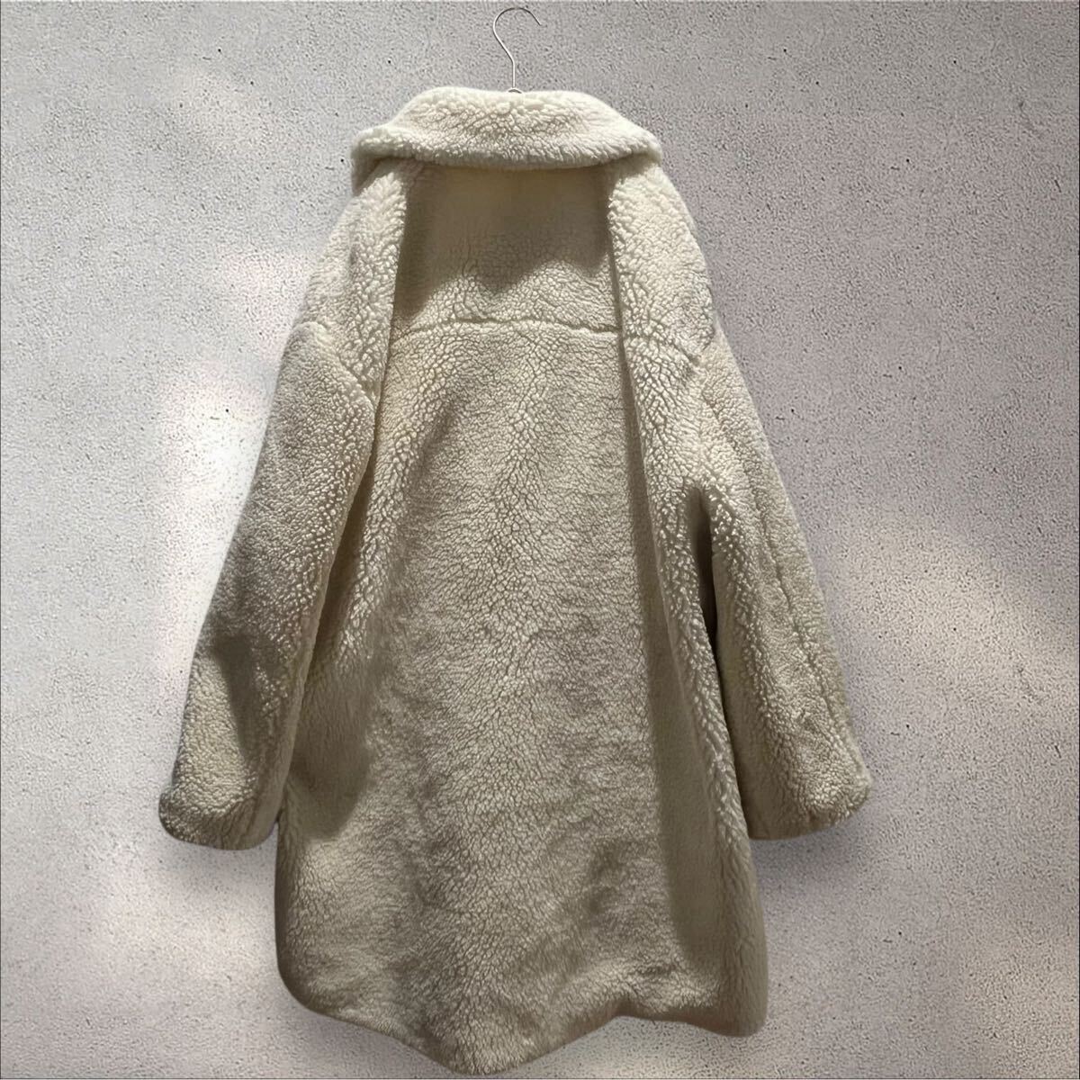 ザラ　ボアコート　オフホワイト　襟付き　黒ボタン　フロントポケット　Ｌ 白 ZARA コート 冬_画像3