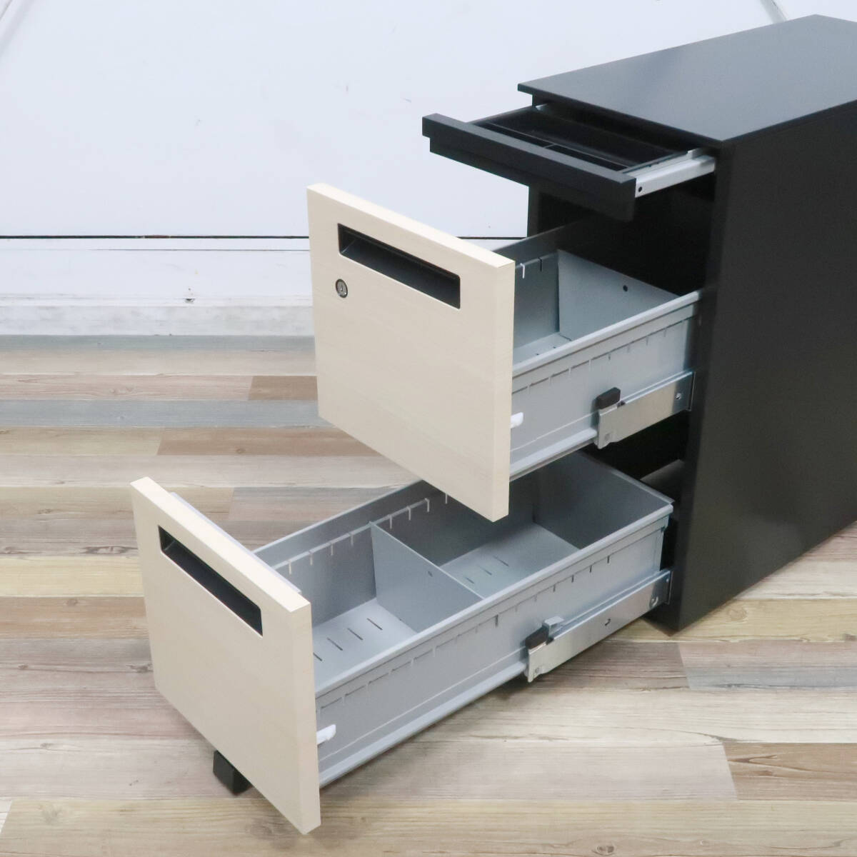 【在庫処分・未使用品】内田洋行 ウチダ STワゴン スリムワゴン 収納 シリンダー錠タイプ_画像6