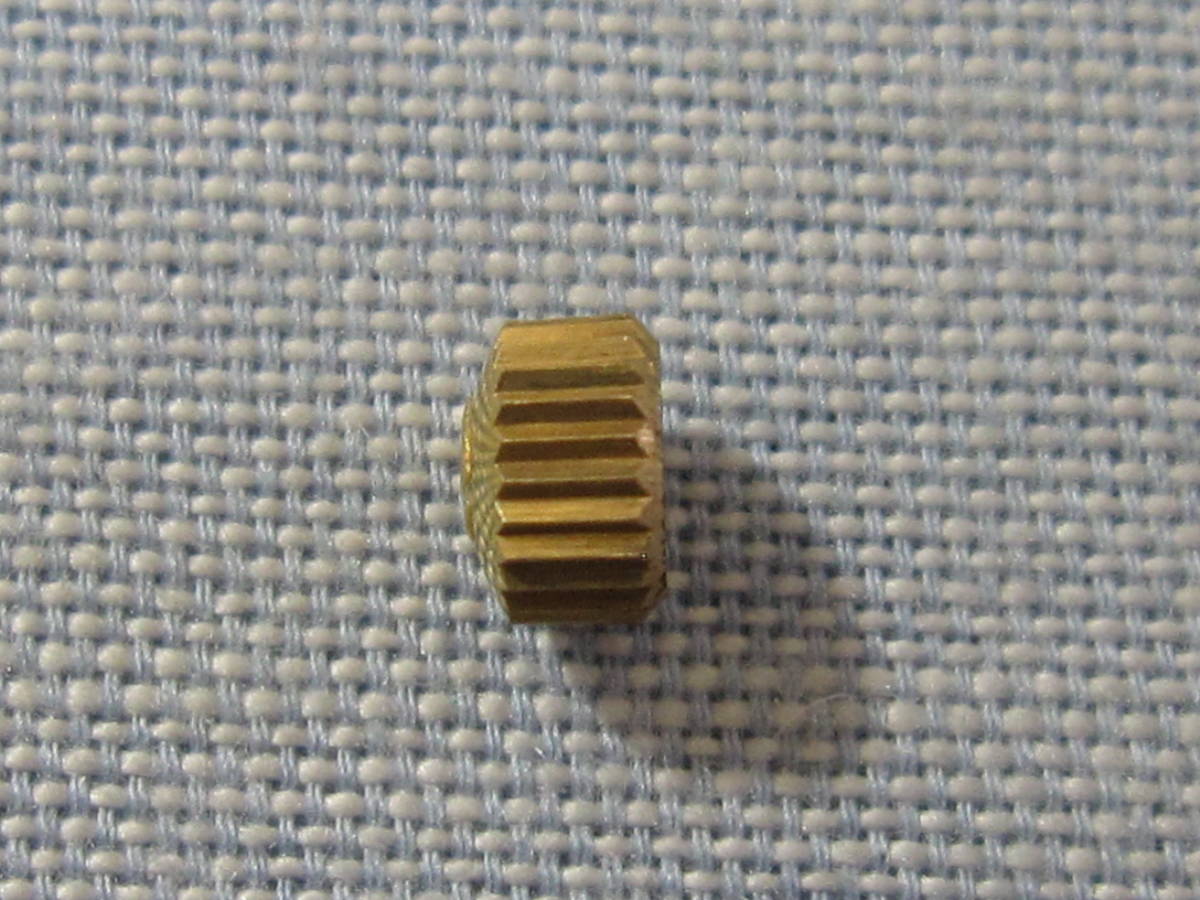 R部品18 LW123 リコー金色竜頭Rマーク_画像3