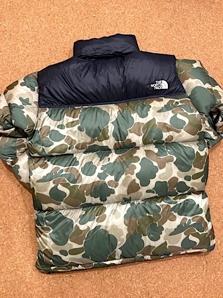 レア 正規品★ノースフェイス ヌプシ ダウンジャケット 迷彩/カモフラ タンカモ S ND91308★軽量 コンパクト 登山 アウトドア タウンユース_画像2