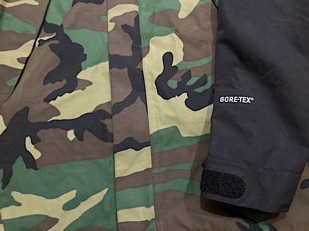 激レア★ノースフェイス マウンテンジャケット GORE-TEX 黒/迷彩 カモフラ L NP61545★防水透湿 マウンテンパーカー アウトドア 富士山_画像5