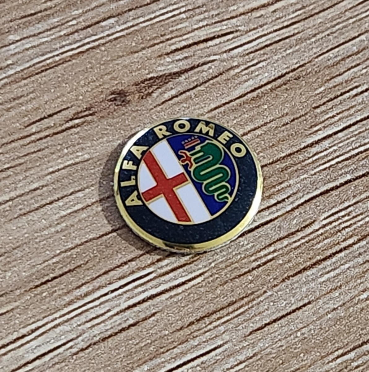 ★　アルファロメオ　エンブレム　14mm　ゴールド　★_画像2